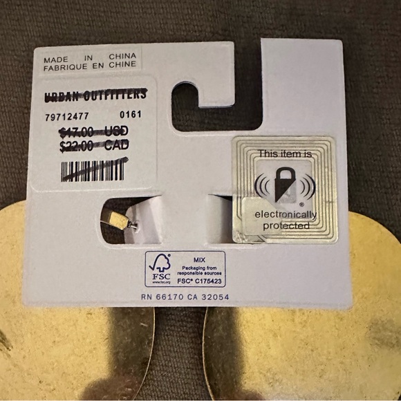 Urban Outfitters Gold Metal Pierced Earrings - Picture 3 of 4